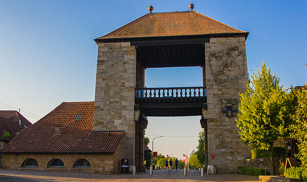 Frontansicht des Deutschen Weintores in Schweigen-Rechtenbach.
